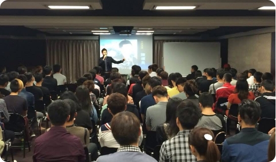 Steve 在企業內訓中授課